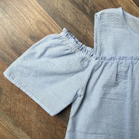 Seersucker Cold Shoulder Top- L- Blue/White - Picture 3 of 5